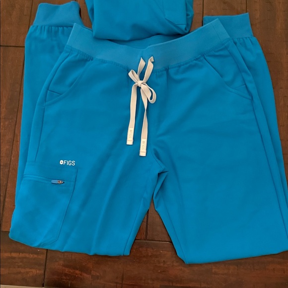 Figs Scrub Set - Picture 2 of 3